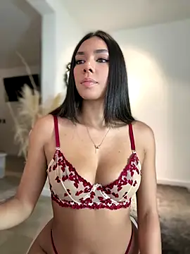 Snapshot of EllaSanz_ chatting on 10-07-25, 09:16 EllaSanz online show from 10-07-25, 09:16