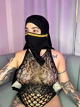 nurbanu hatem online show from 11-13-25, 04:33