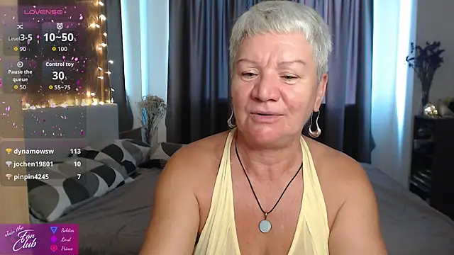 roxana brooks online show from 05-13-26, 01:23