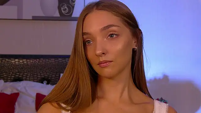 VirginieCruz online show from 10-05-25, 07:26