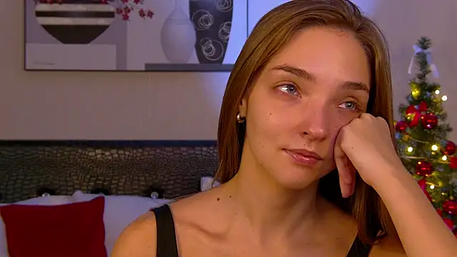 VirginieCruz online show from 12-20-25, 05:43