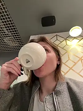 ValenciaShock online show from 04-19-26, 07:20