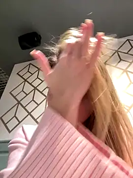 ValenciaShock online show from 11-20-25, 06:36