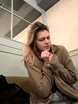 ValenciaShock online show from 12-21-25, 06:48