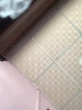 Snapshot of Hullax chatting on 11-25-25, 04:35 Hullax online show from 11-25-25, 04:35