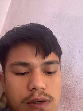 Snapshot of Hullax chatting on 11-16-25, 02:27 Hullax online show from 11-16-25, 02:27