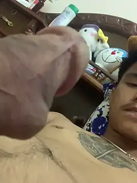 Snapshot of Hullax chatting on 11-08-25, 04:54 Hullax online show from 11-08-25, 04:54