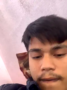 Snapshot of Hullax chatting on 11-24-25, 04:01 Hullax online show from 11-24-25, 04:01