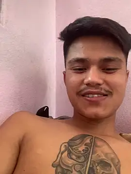 Hullax online show from 04-19-26, 05:08