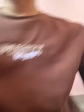 Hullax online show from 04-13-26, 03:21