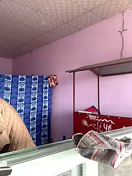 Snapshot of Hullax chatting on 02-14-26, 02:56 Hullax online show from 02-14-26, 02:56