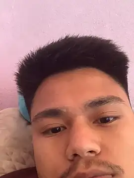 Hullax online show from 03-17-26, 02:03