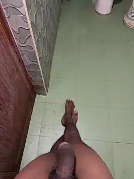 Snapshot of yo19boy chatting on 11-27-25, 06:47 yo19boy online show from 11-27-25, 06:47