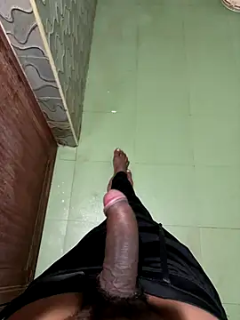 Snapshot of yo19boy chatting on 12-05-25, 08:46 yo19boy online show from 12-05-25, 08:46