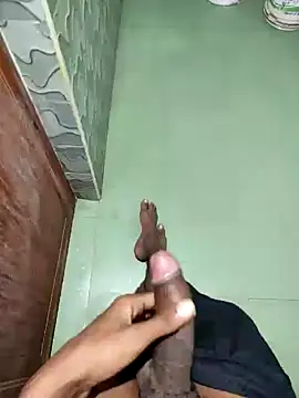 Snapshot of yo19boy chatting on 12-30-24, 09:05 yo19boy online show from 12-30-24, 09:05