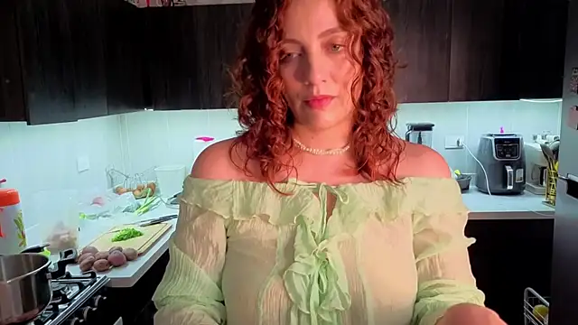 Snapshot of Mala_Bad chatting on 05-06-26, 02:54 Mala Bad online show from 05-06-26, 02:54