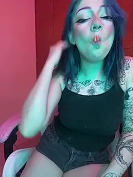Snapshot of Lucygothic chatting on 03-13-25, 11:59 Lucygothic online show from 03-13-25, 11:59