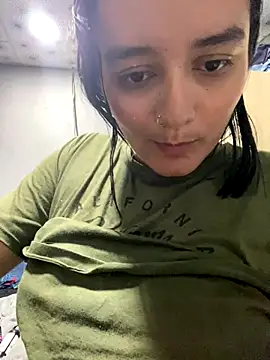 Snapshot of Lucia-Candy chatting on 12-21-25, 03:14 Lucia-Candy online show from 12-21-25, 03:14