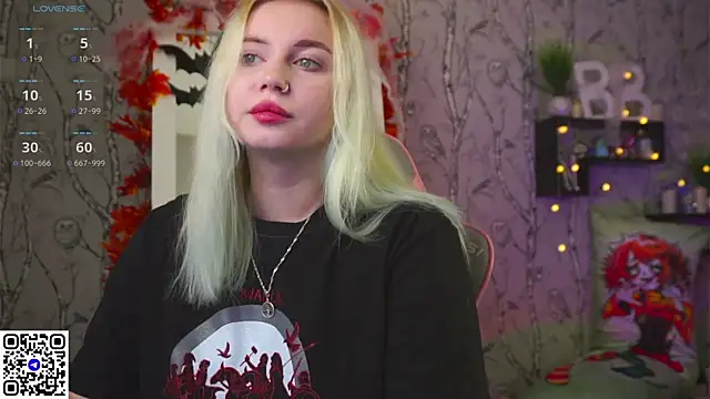 Moon Valkyrie online show from 10-28-25, 08:57