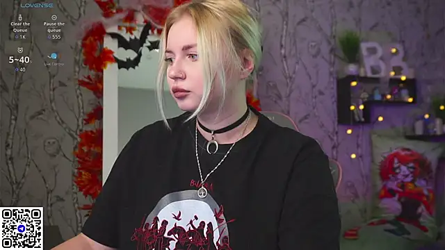 Moon Valkyrie online show from 10-30-25, 11:30