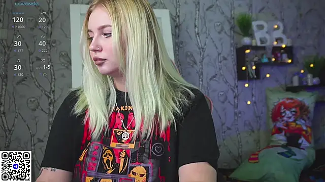 Moon Valkyrie online show from 12-16-25, 09:13