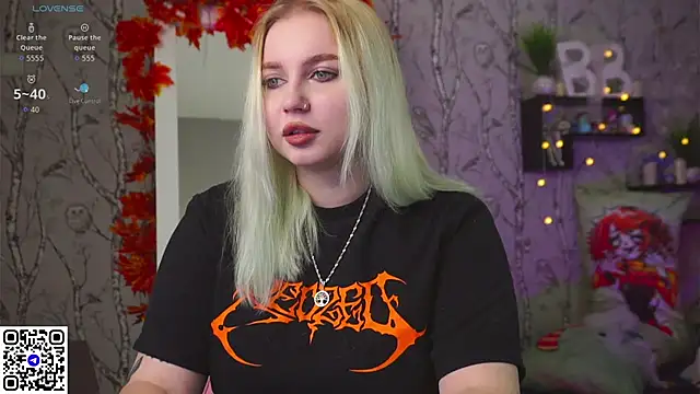 Moon Valkyrie online show from 11-11-25, 09:04