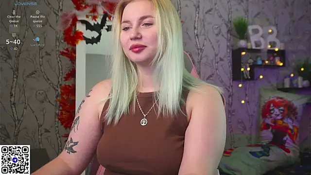 Moon Valkyrie online show from 11-02-25, 07:13