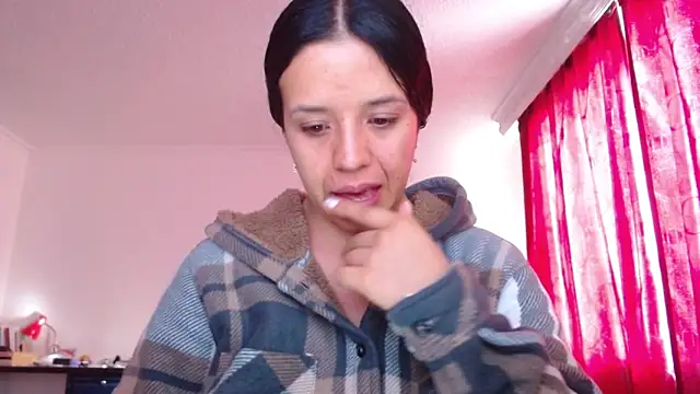 Snapshot of VALERY_MEER chatting on 06-10-26, 12:17 VALERY MEER online show from 06-10-26, 12:17