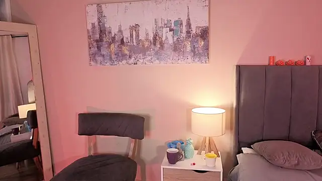 MiaFranklyn online show from 10-17-25, 02:30