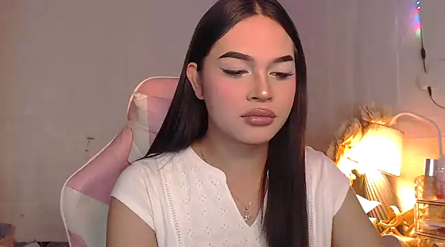 Snapshot of Ashely_Lewis chatting on 02-04-25, 12:33 Ashely Lewis online show from 02-04-25, 12:33