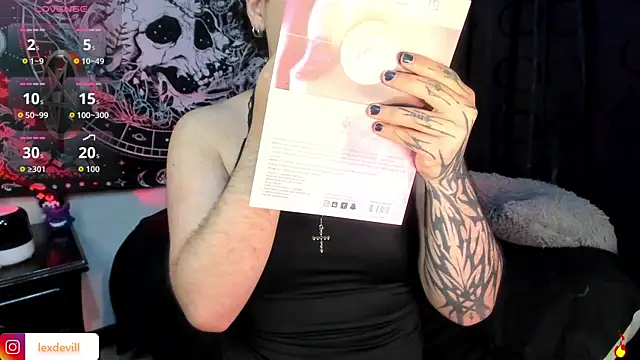 Lexxxxx  online show from 11-28-25, 12:00