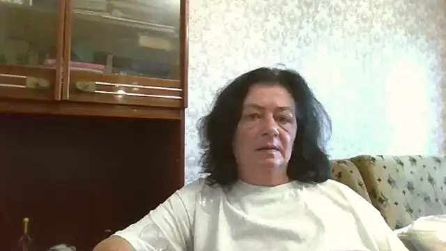 Snapshot of GypsiQueen2 chatting on 07-02-26, 03:23 GypsiQueen2 online show from 07-02-26, 03:23