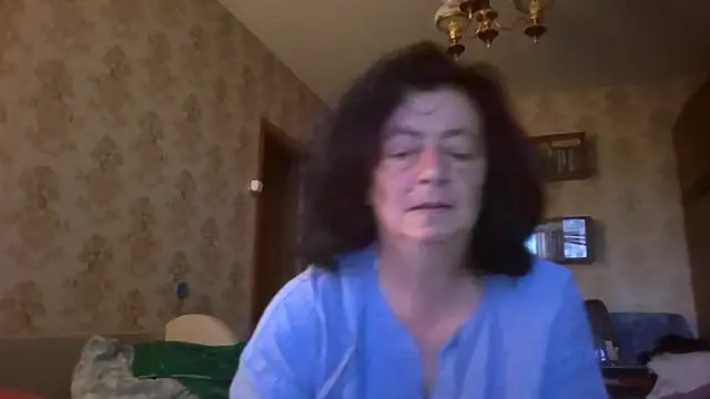 Snapshot of GypsiQueen2 chatting on 07-08-26, 04:57 GypsiQueen2 online show from 07-08-26, 04:57
