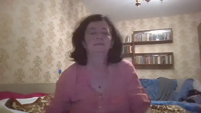 Snapshot of GypsiQueen2 chatting on 07-18-26, 08:06 GypsiQueen2 online show from 07-18-26, 08:06