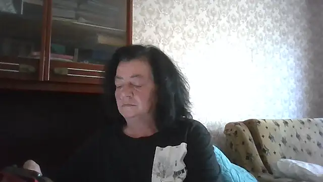 Snapshot of GypsiQueen2 chatting on 07-01-26, 05:52 GypsiQueen2 online show from 07-01-26, 05:52