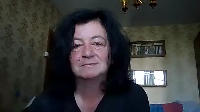 Snapshot of GypsiQueen2 chatting on 07-16-26, 06:21 GypsiQueen2 online show from 07-16-26, 06:21