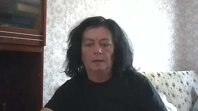 Snapshot of GypsiQueen2 chatting on 06-28-26, 06:09 GypsiQueen2 online show from 06-28-26, 06:09