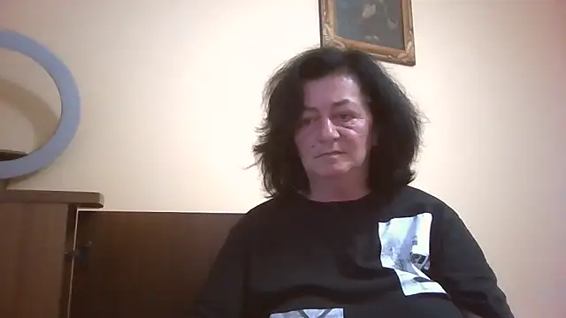 GypsiQueen2 online show from 06-06-26, 06:13
