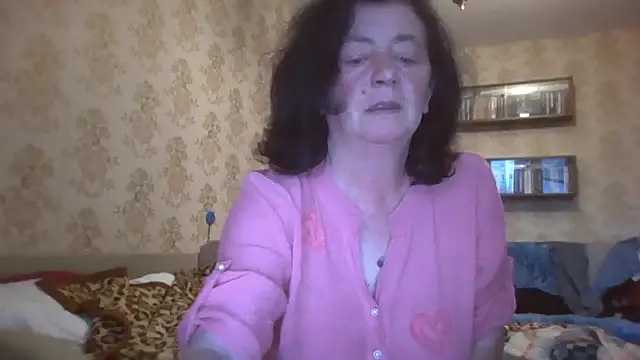 Snapshot of GypsiQueen2 chatting on 07-16-26, 06:27 GypsiQueen2 online show from 07-16-26, 06:27