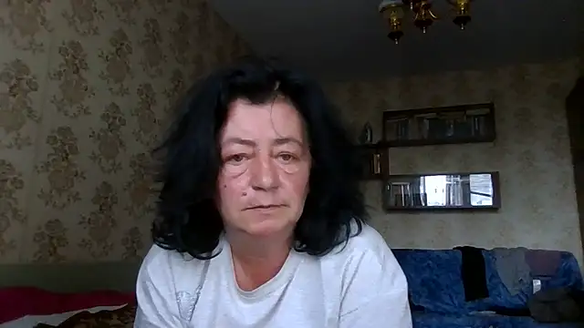 Snapshot of GypsiQueen2 chatting on 07-20-26, 06:10 GypsiQueen2 online show from 07-20-26, 06:10