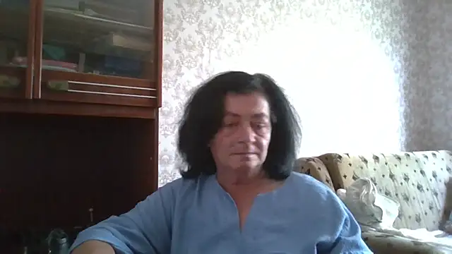 Snapshot of GypsiQueen2 chatting on 06-27-26, 12:22 GypsiQueen2 online show from 06-27-26, 12:22
