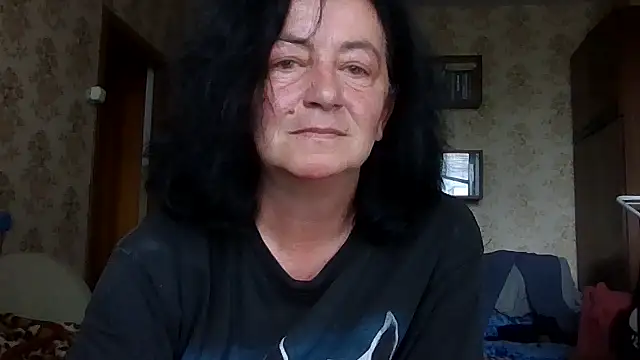 Snapshot of GypsiQueen2 chatting on 07-15-26, 11:28 GypsiQueen2 online show from 07-15-26, 11:28