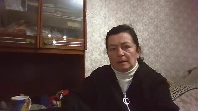 GypsiQueen2 online show from 11-05-25, 03:15