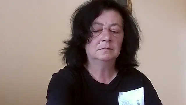 GypsiQueen2 online show from 05-17-26, 09:31