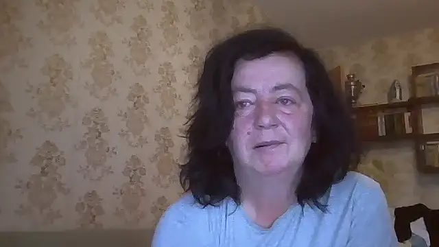 Snapshot of GypsiQueen2 chatting on 07-10-26, 04:12 GypsiQueen2 online show from 07-10-26, 04:12