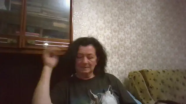 Snapshot of GypsiQueen2 chatting on 07-04-26, 07:29 GypsiQueen2 online show from 07-04-26, 07:29