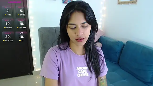 Snapshot of imSophia chatting on 09-30-25, 02:06 imSophia online show from 09-30-25, 02:06