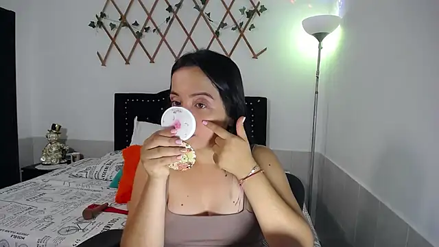 naughty girl 4u online show from 02-06-26, 07:21