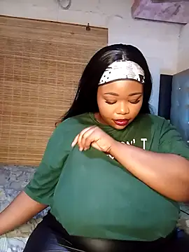 Snapshot of Aaaliyah445 chatting on 10-19-25, 05:48 Aaaliyah445 online show from 10-19-25, 05:48