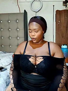 Snapshot of Aaaliyah445 chatting on 01-18-26, 05:00 Aaaliyah445 online show from 01-18-26, 05:00